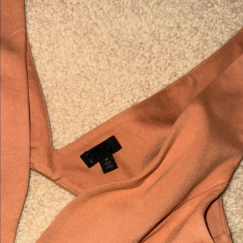 NBD stormi in camel medium revolve Sleeveless Bodysuit - Picture 6 of 9